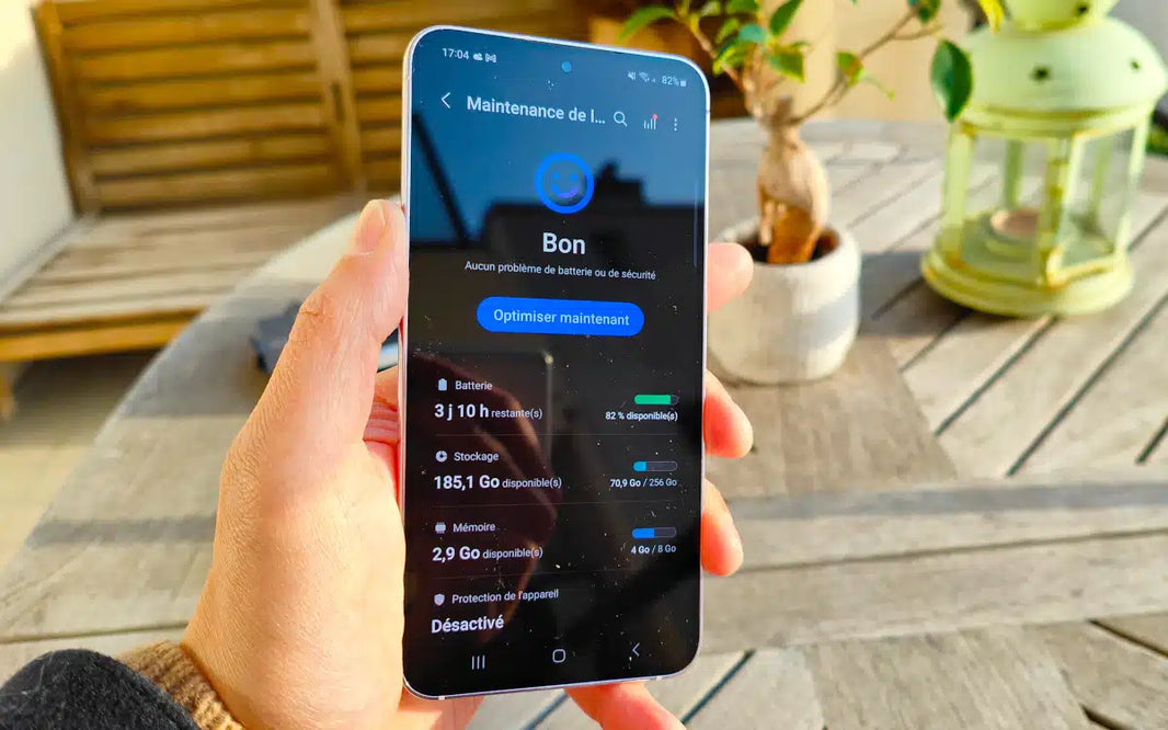 Smartphone à grande autonomie affichant 3 jours restants, illustrant les modèles 2025 à batterie géante proposés par iTelier Lyon.