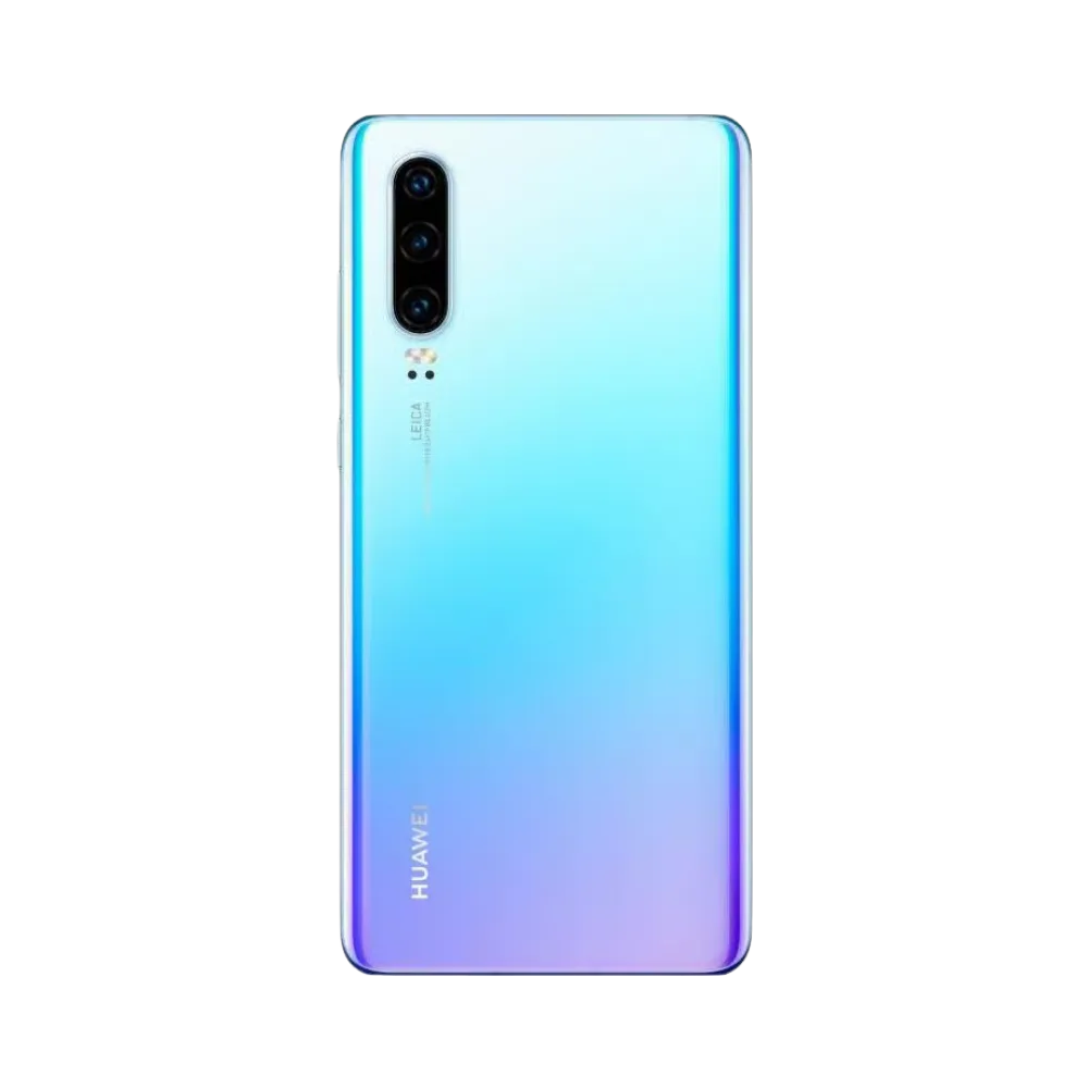 Smartphone Huawei P30 en vue arrière dégradé bleu-violet, triple module photo vertical en haut à gauche. Photo iTelier Lyon pour réparation vitre arrière, batterie et diagnostic gratuit avec garantie.