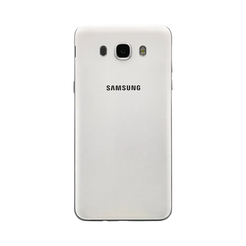 Dos du Samsung Galaxy J7 2016 blanc, appareil photo central avec flash et haut-parleur intégré, smartphone présenté pour réparation chez iTelier Lyon : remplacement vitre arrière, batterie, diagnostic gratuit et service garanti 1 an.
