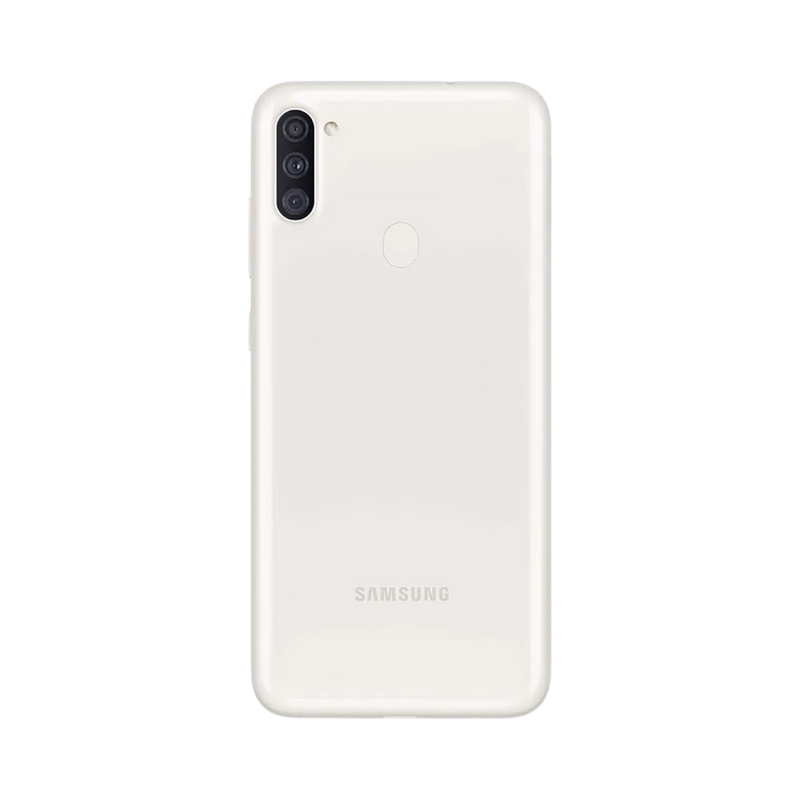Dos blanc Samsung Galaxy A11 avec triple caméra verticale et capteur d’empreintes – réparation vitre arrière cassée, changement batterie et restauration esthétique par iTelier Lyon – expertise locale, diagnostic offert, service garanti 1 an.
