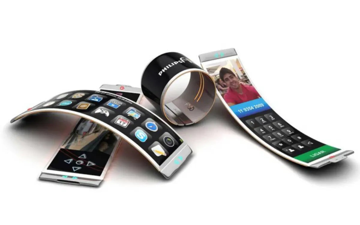 Concepts futuristes de smartphones pliables et flexibles avec écrans incurvés, présentés par iTelier Lyon, illustrant l’avenir des technologies mobiles et les innovations de design pour les téléphones de demain.