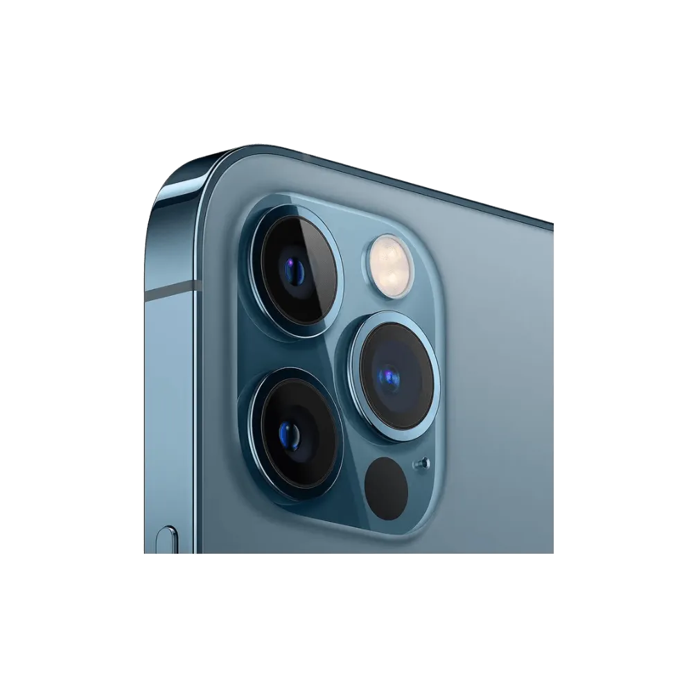Triple capteur photo de l’iPhone 12 Pro bleu. Réparation lentille rayée ou module défectueux chez iTelier Lyon. Garantie 1 an incluse.