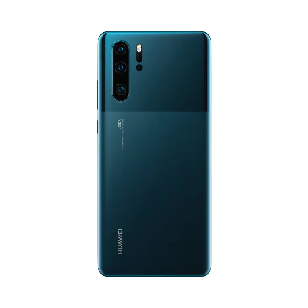 Smartphone Huawei P30 Pro en vue arrière couleur bleu océan, quadruple module photo vertical en haut à gauche. Photo iTelier Lyon pour réparation vitre arrière, batterie et diagnostic gratuit avec garantie.