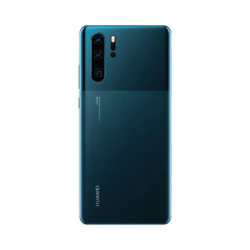 Smartphone Huawei P30 Pro en vue arrière couleur bleu océan, quadruple module photo vertical en haut à gauche. Photo iTelier Lyon pour réparation vitre arrière, batterie et diagnostic gratuit avec garantie.