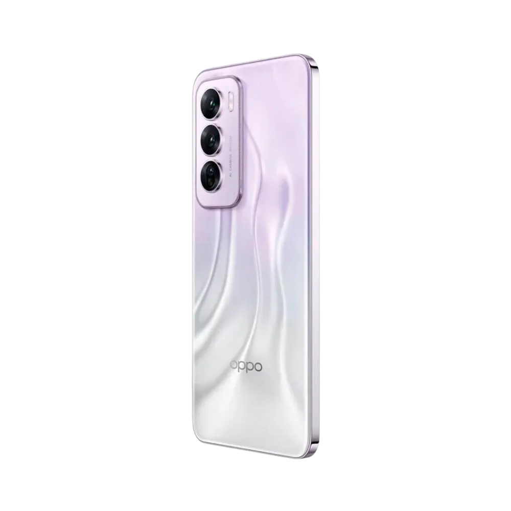 Smartphone Oppo Reno 12 Pro en vue arrière couleur blanc nacré, triple module photo aligné verticalement en haut à gauche. Photo iTelier Lyon pour réparation vitre arrière, batterie et diagnostic gratuit.