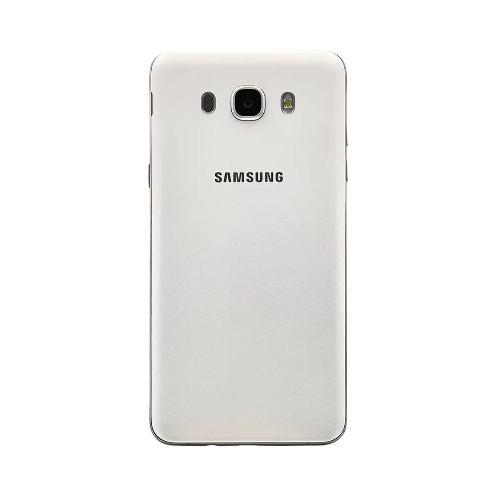 Dos du Samsung Galaxy J7 2016 blanc, appareil photo central avec flash et haut-parleur intégré, smartphone présenté pour réparation chez iTelier Lyon : remplacement vitre arrière, batterie, diagnostic gratuit et service garanti 1 an.